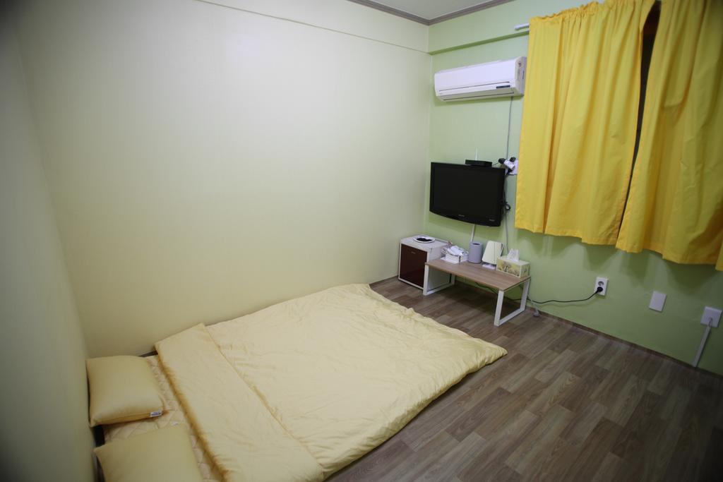 Yeosu Inn Hostel Exteriör bild