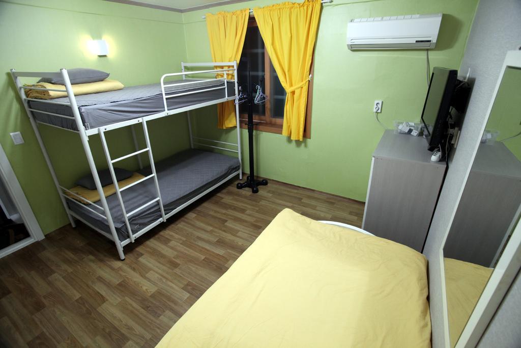 Yeosu Inn Hostel Exteriör bild