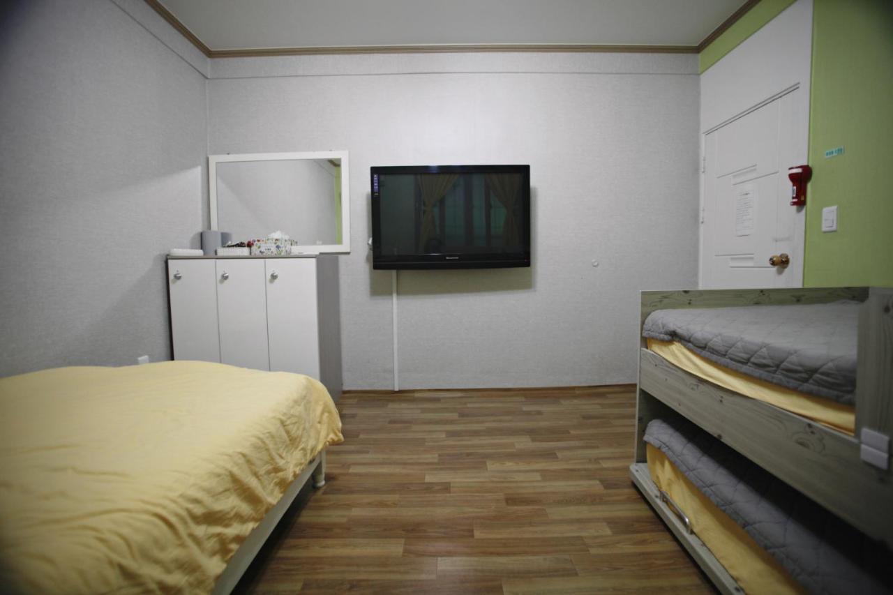 Yeosu Inn Hostel Exteriör bild
